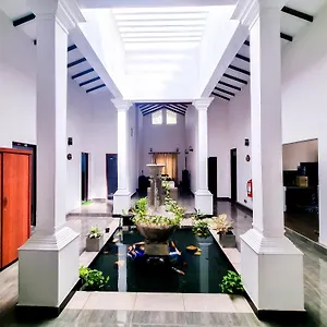  Hostel At Colombo Airport Transit Sri Lanka